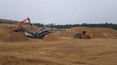 Maansiirtotyöt ja kalustoa